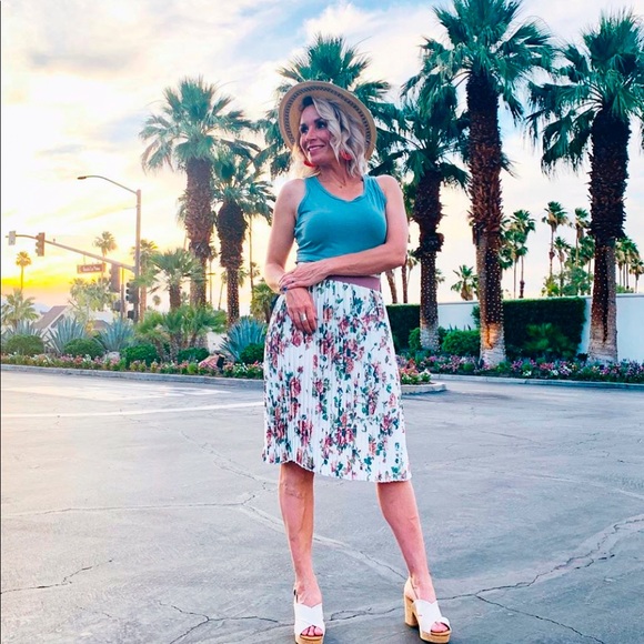 Lularoe Jill Skirt - Picture 2 of 3